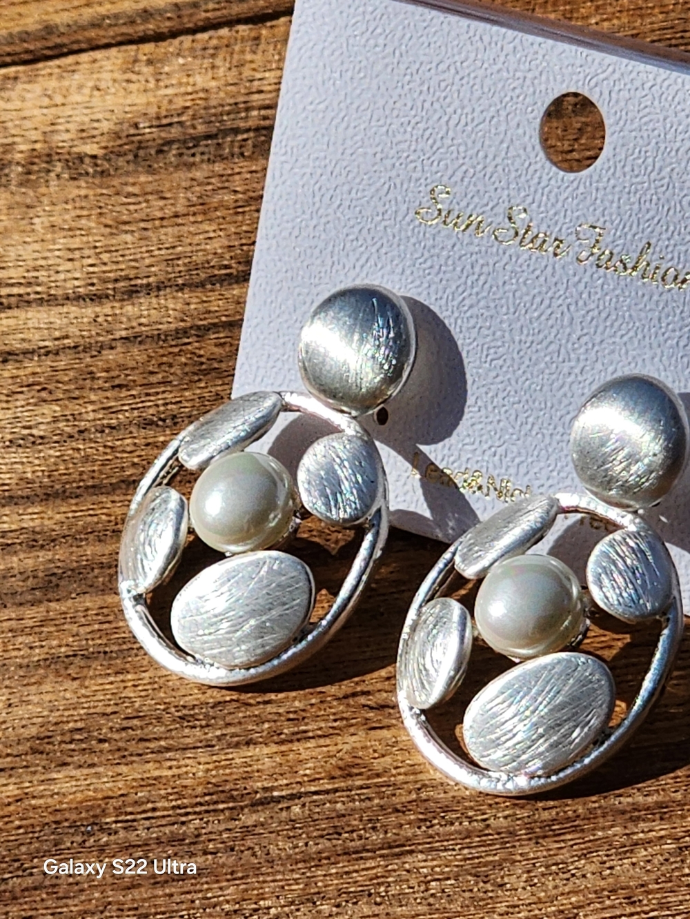 Sun Star Women's Silver Pearl Circle Drop Earrings - Picture 3 of 6